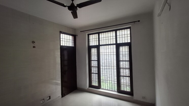 Room, vip road 2 Bedroom 1000 Sq.Ft. Apartment In Vip Road Zirakpur 9144666