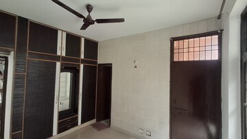 Room in 2 BHK Apartment at Vip Road – for Rent