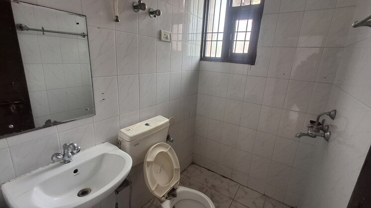 Bathroom, vip road 2 Bedroom 1000 Sq.Ft. Apartment In Vip Road Zirakpur 9144666