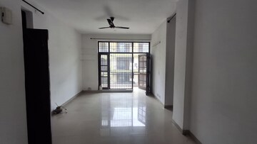 2 BHK Apartment For Rent in Vip Road