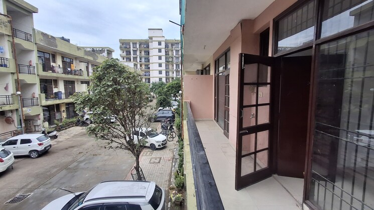 Balcony, vip road 2 Bedroom 1000 Sq.Ft. Apartment In Vip Road Zirakpur 9144666