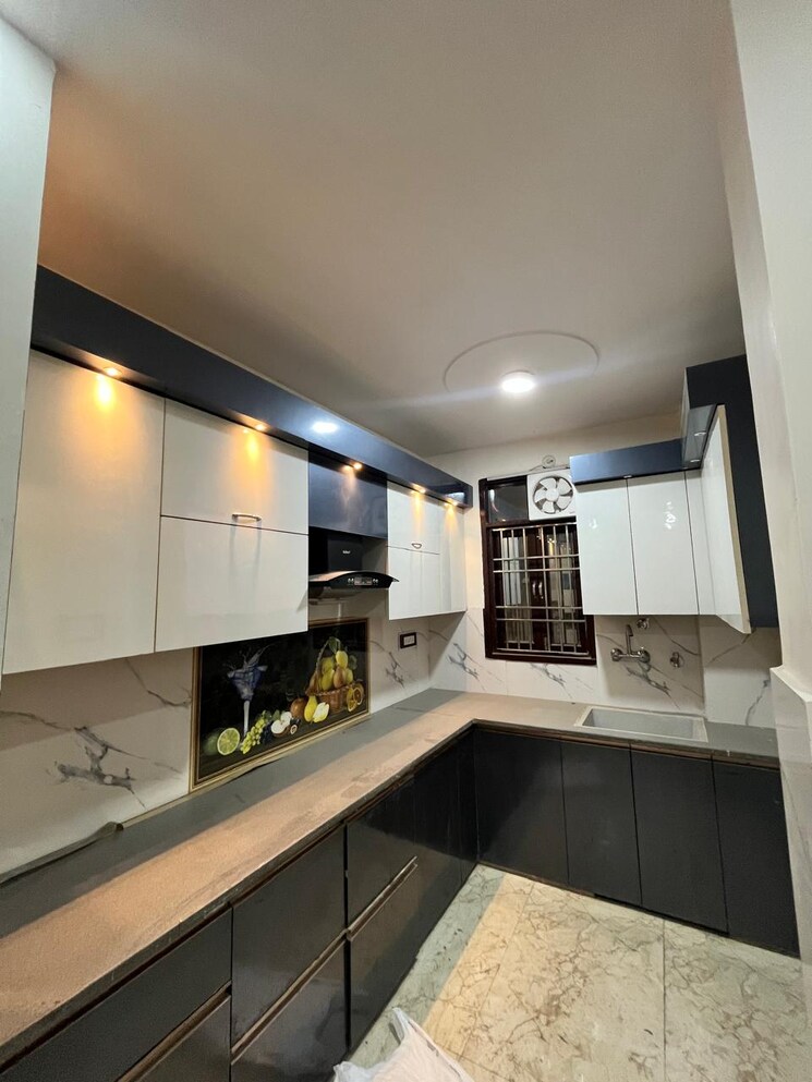 Kitchen, uttam nagar west 4 Bedroom 120 Sq.Yd. Builder Floor In Uttam Nagar West Delhi 9144652