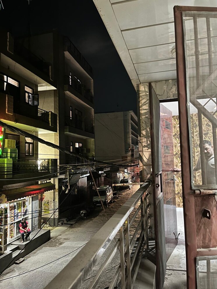 Exterior View, uttam nagar west 4 Bedroom 120 Sq.Yd. Builder Floor In Uttam Nagar West Delhi 9144652