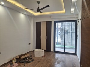 Room in 4 BHK Builder Floor at Suncity – for Sale