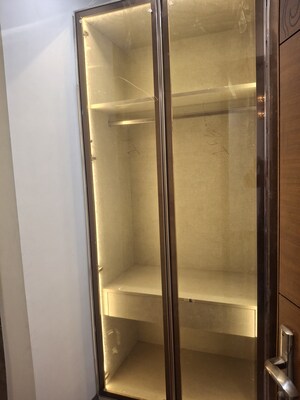 Furnished Amenities in 4 BHK Builder Floor at Suncity – for Sale