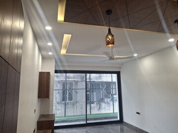 Furnished Amenities in 4 BHK Builder Floor at Suncity – for Sale