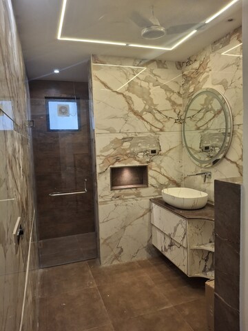 Kitchen in 4 BHK Builder Floor at Suncity – for Sale