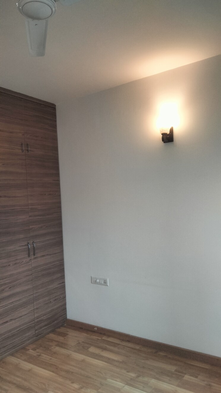 Room, tata-gurgaon-gateway 2 Bedroom 1580 Sq.Ft. Apartment In Sector 112 Gurgaon 9144644