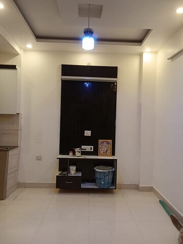Furnished Amenities in 1 BHK Builder Floor at Dwarka Mor – for Rent