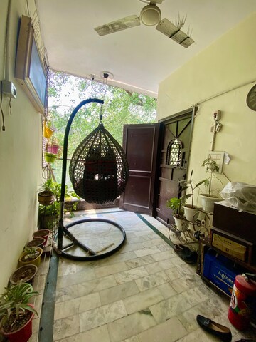 Team Area in 2 BHK Builder Floor at Ramesh Nagar – for Sale