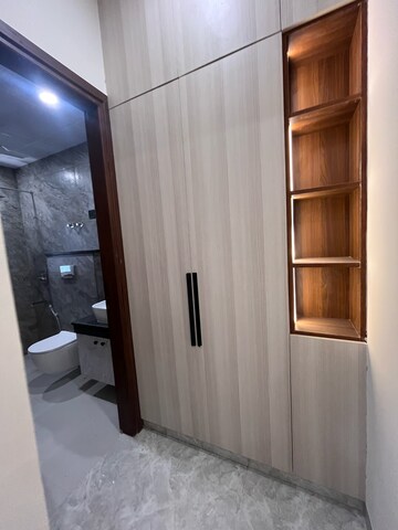 Furnished Amenities in 2 BHK Builder Floor at Sector 43 – for Rent