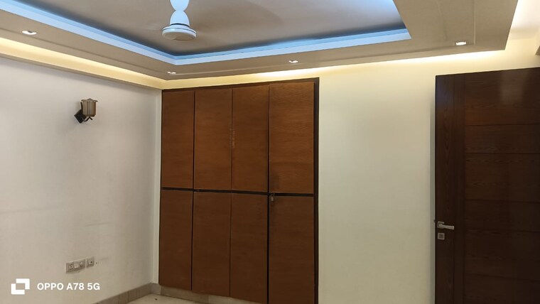 Room, new friends colony 6 Bedroom 503 Sq.Yd. Independent House In New Friends Colony Delhi 9144709