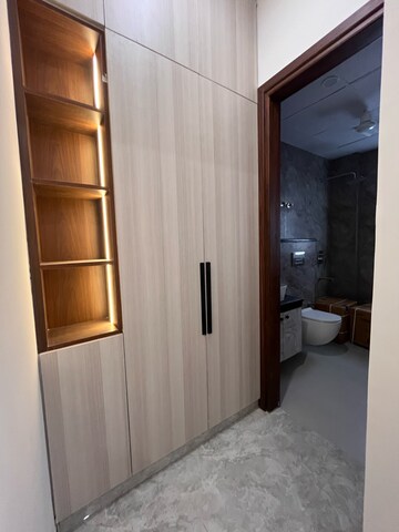 Room in 3 BHK Builder Floor at Gupta Awas, Sushant Lok I – for Rent
