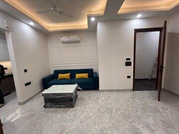 Parking in 3 BHK Builder Floor at Gupta Awas, Sushant Lok I – for Rent