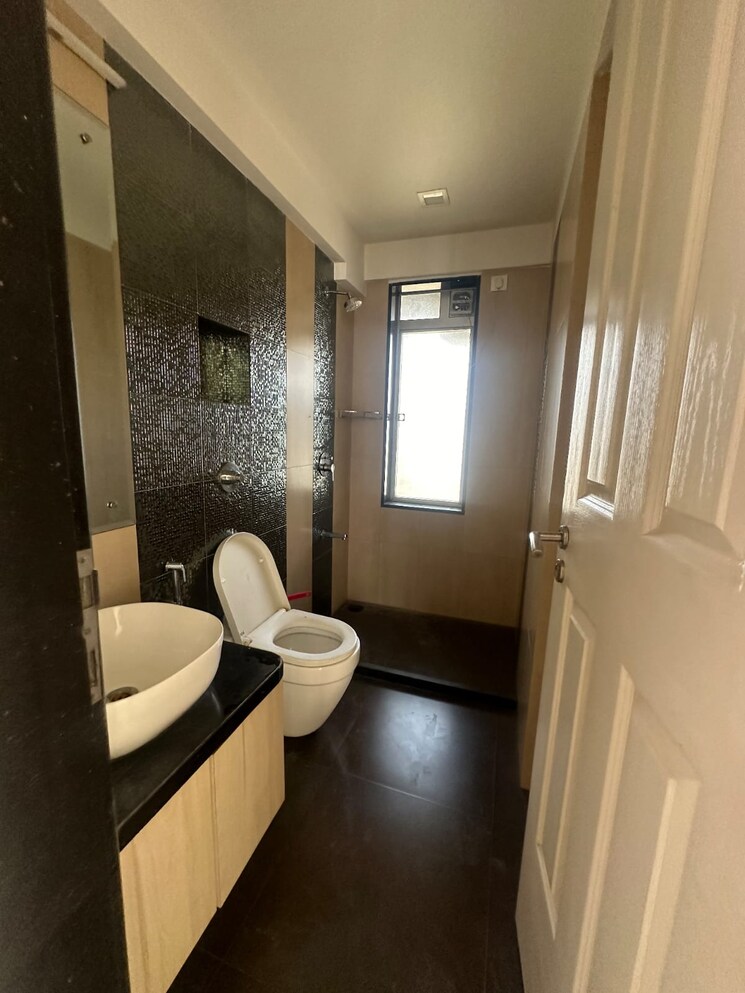 Bathroom, divine-aspen-garden 3 Bedroom 928 Sq.Ft. Apartment In Goregaon East Mumbai 9144718