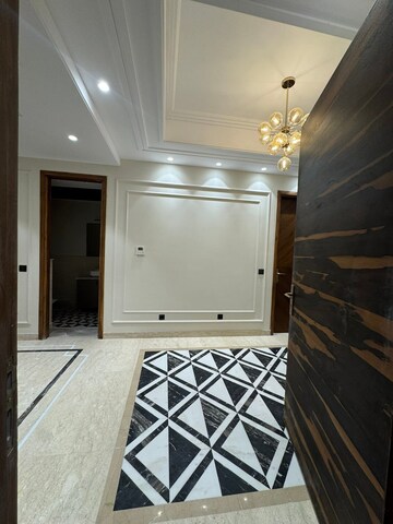 Furnished Amenities in 3 BHK Apartment at M3M Merlin, Sector 67 – for Rent