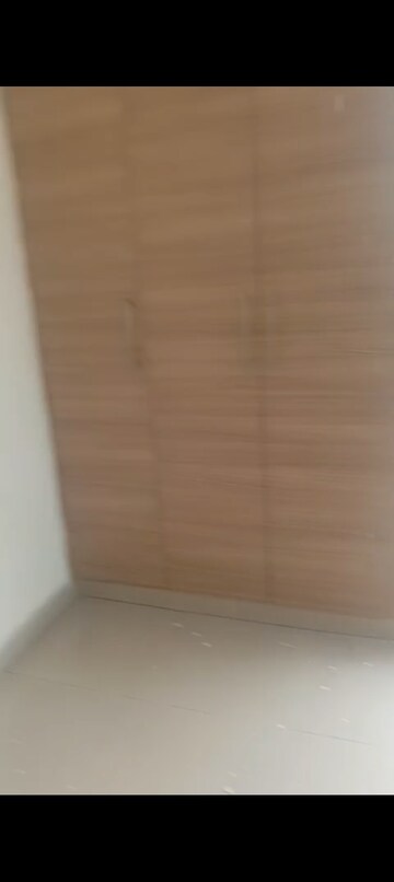Room in 3.5 BHK Apartment at Gaur City 5th Avenue, Sector 4 Greater Noida – for Rent