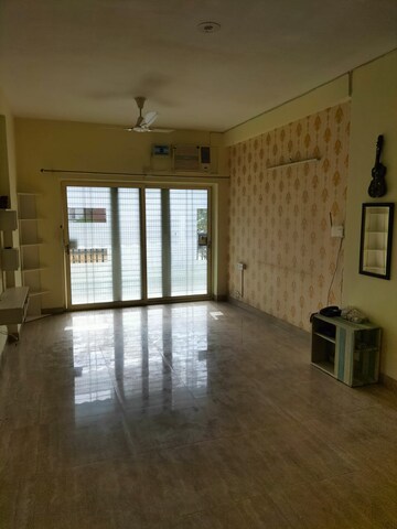 Room in 3 BHK Apartment at Puri Aman Vilas, Sector 89 – for Rent