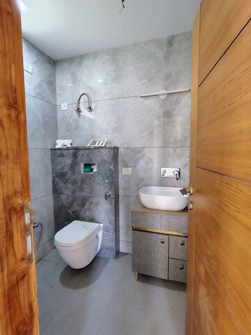 Bathroom in 3 BHK Builder Floor at BP Homes, Sector 85 – for Sale