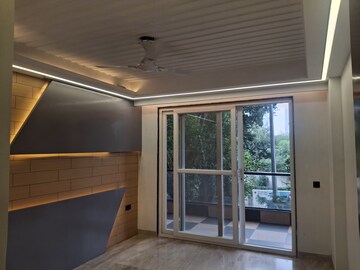 Room in 4 BHK Builder Floor at Suncity – for Sale