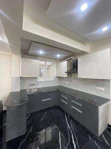 Kitchen in 1 BHK Builder Floor at Sector 38 – for Rent