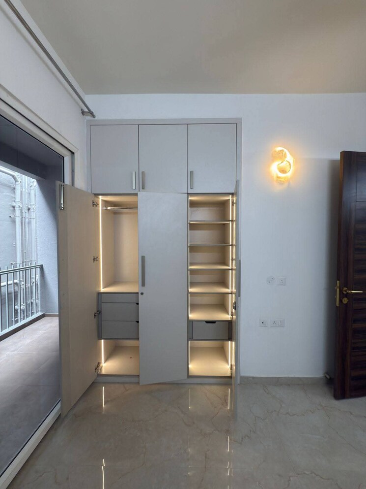 Living Room, bestech-park-view-spa-next 4 Bedroom 2635 Sq.Ft. Apartment In Sector 67 Gurgaon 9144821