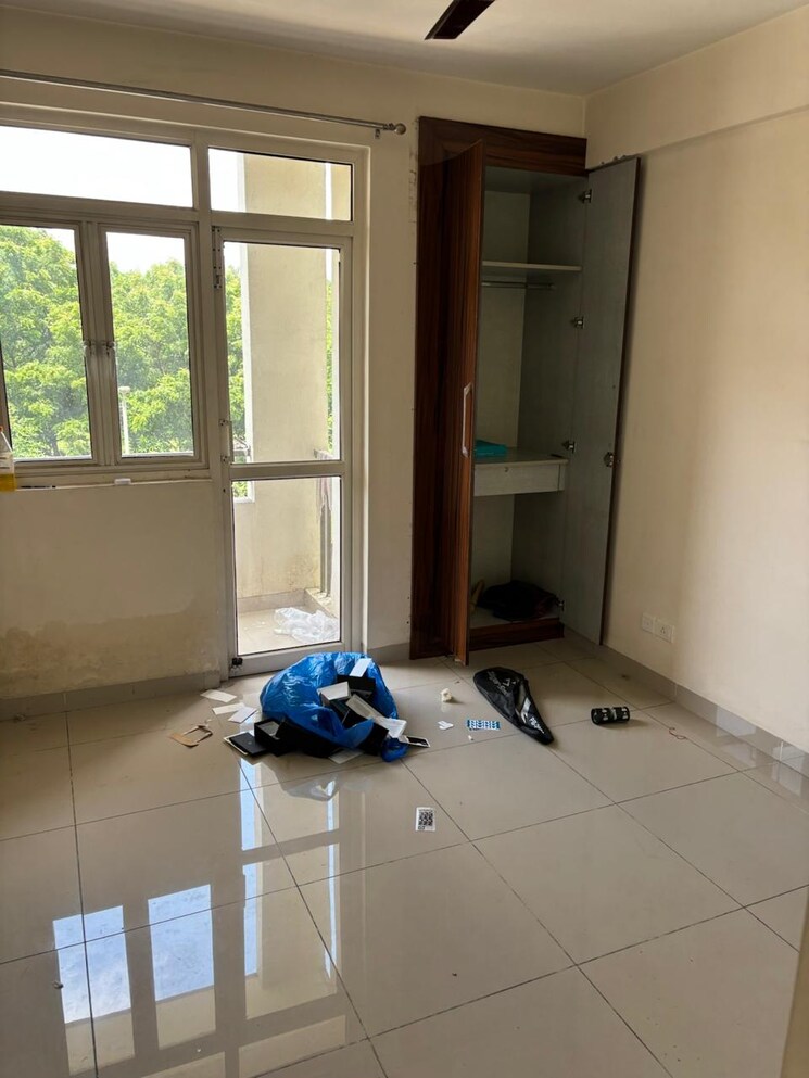 Team Area, wave-executive-floors 3 Bedroom 1129 Sq.Ft. Apartment In Wave City Ghaziabad 9144830