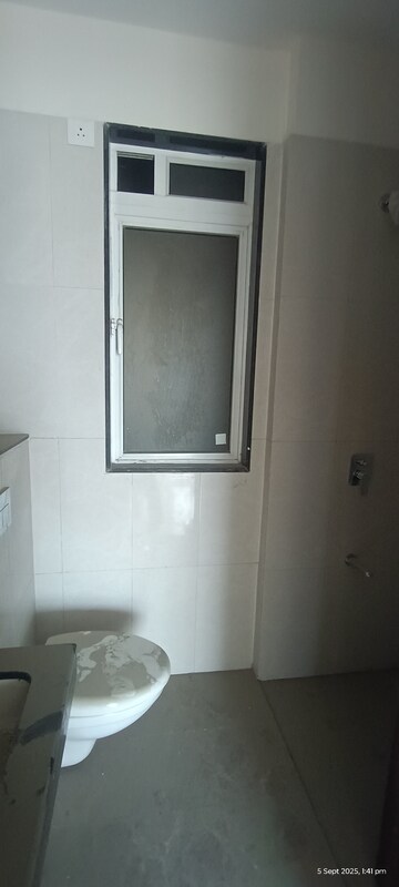 Bathroom in 3 BHK Apartment at Sheth Vasant Lawns, Laxmi Nagar – for Sale