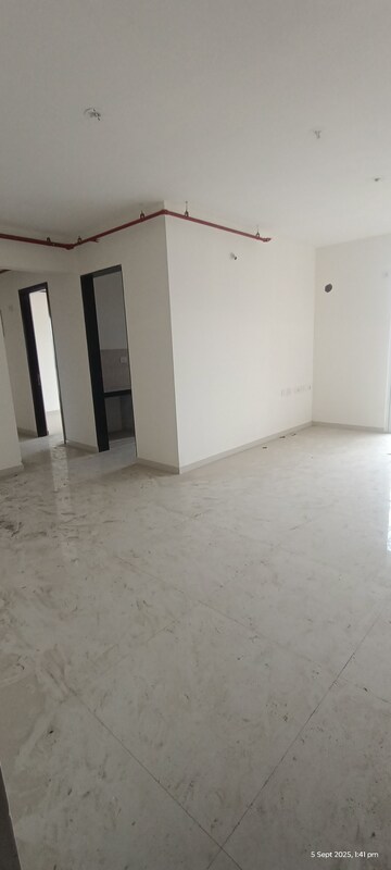 Room in 3 BHK Apartment at Sheth Vasant Lawns, Laxmi Nagar – for Sale