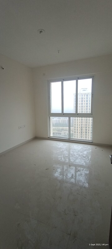Room in 3 BHK Apartment at Sheth Vasant Lawns, Laxmi Nagar – for Sale