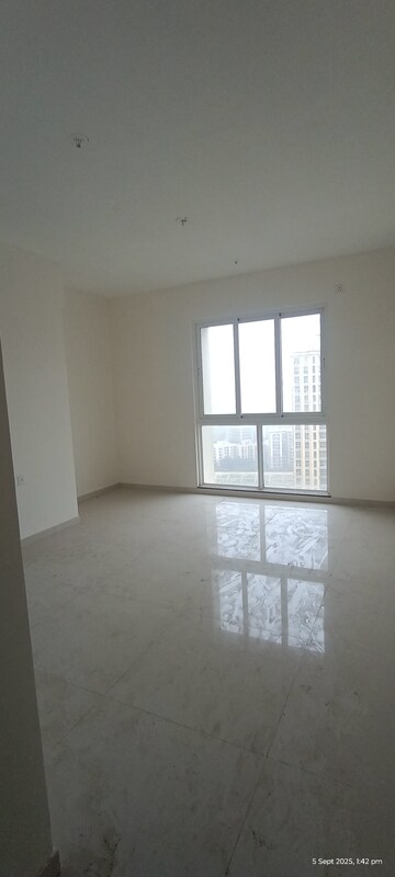 Room in 3 BHK Apartment at Sheth Vasant Lawns, Laxmi Nagar – for Sale