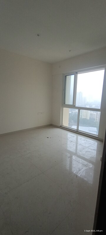 Room in 3 BHK Apartment at Sheth Vasant Lawns, Laxmi Nagar – for Sale