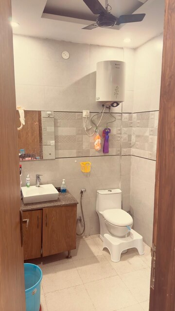 Bathroom in 2 BHK Builder Floor at Sector 40 – for Rent