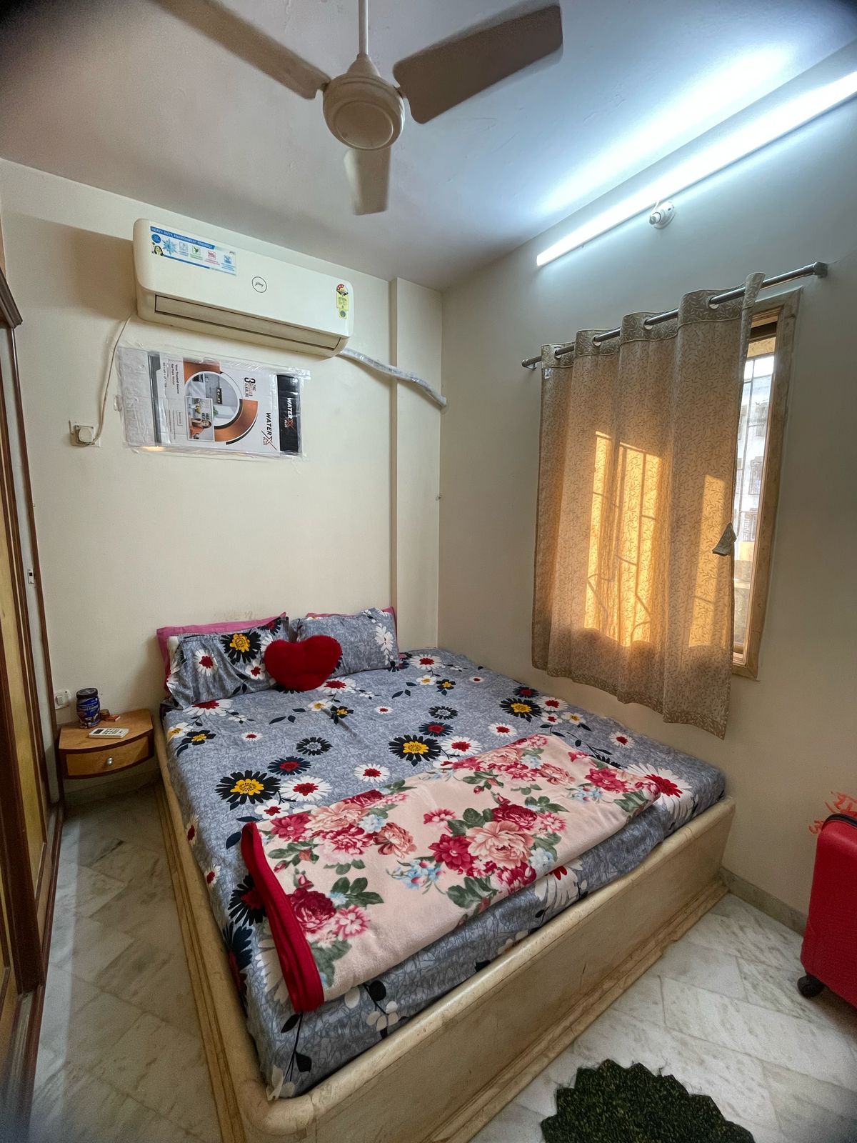 2.5 BHK Apartment For Rent in Evershine Crown