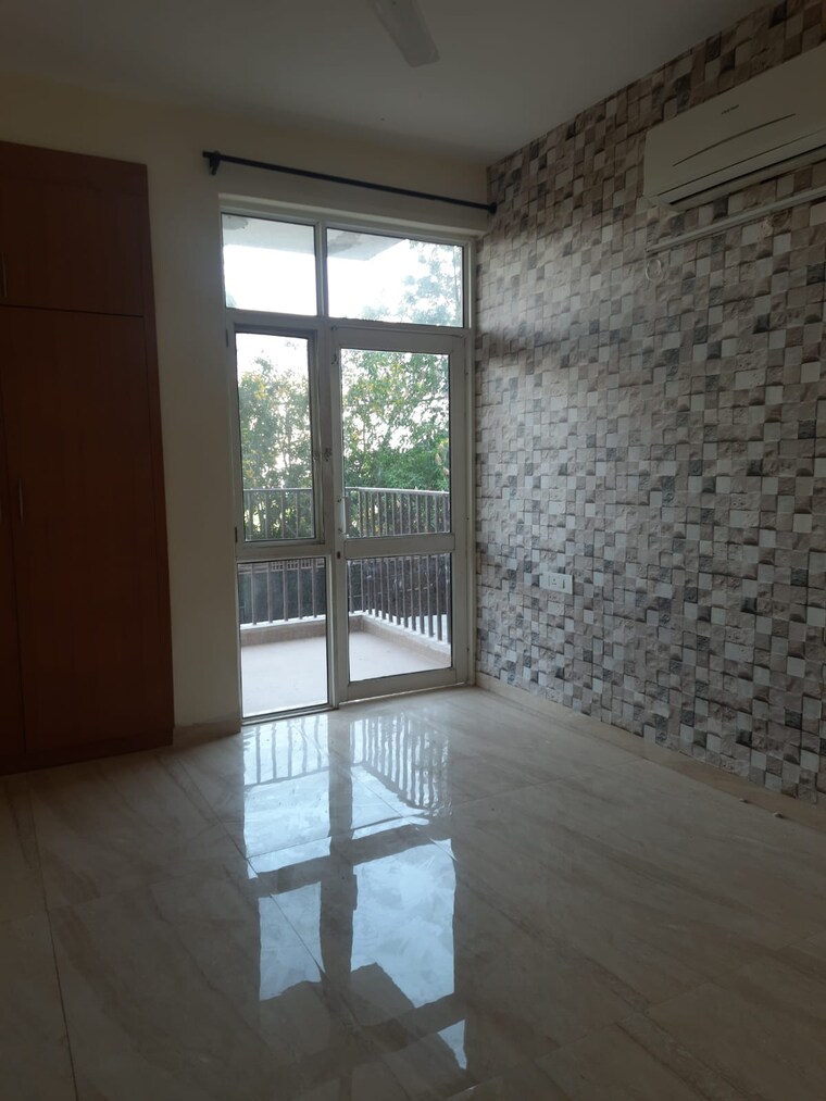 Room, trishla-city 3 Bedroom 1875 Sq.Ft. Apartment In Patiala Road Zirakpur 9144940