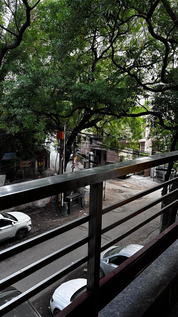 Balcony, greater kailash i 4 Bedroom 300 Sq.Yd. Builder Floor In Greater Kailash I Delhi 9144939