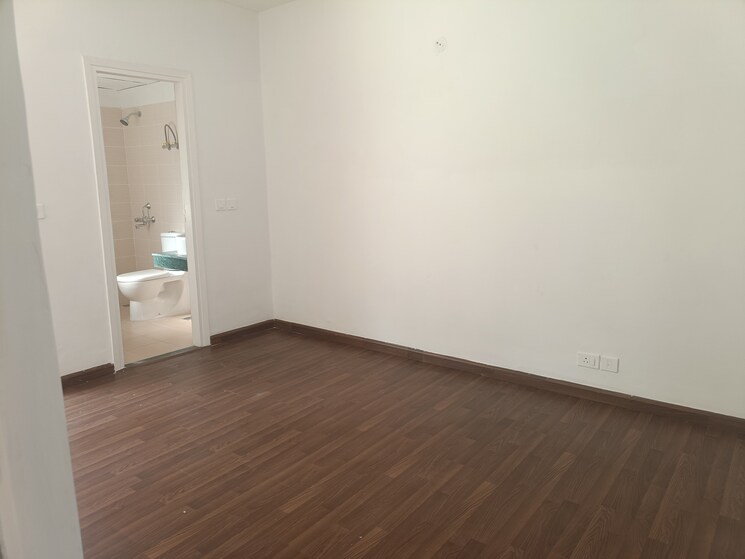 Room, bptp-park-81 3.5 Bedroom 1550 Sq.Ft. Builder Floor In Sector 81 Faridabad 9144949