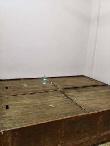 Room in 1 BHK Apartment at Chaitanya CHS Santacruz, Santacruz East – for Rent