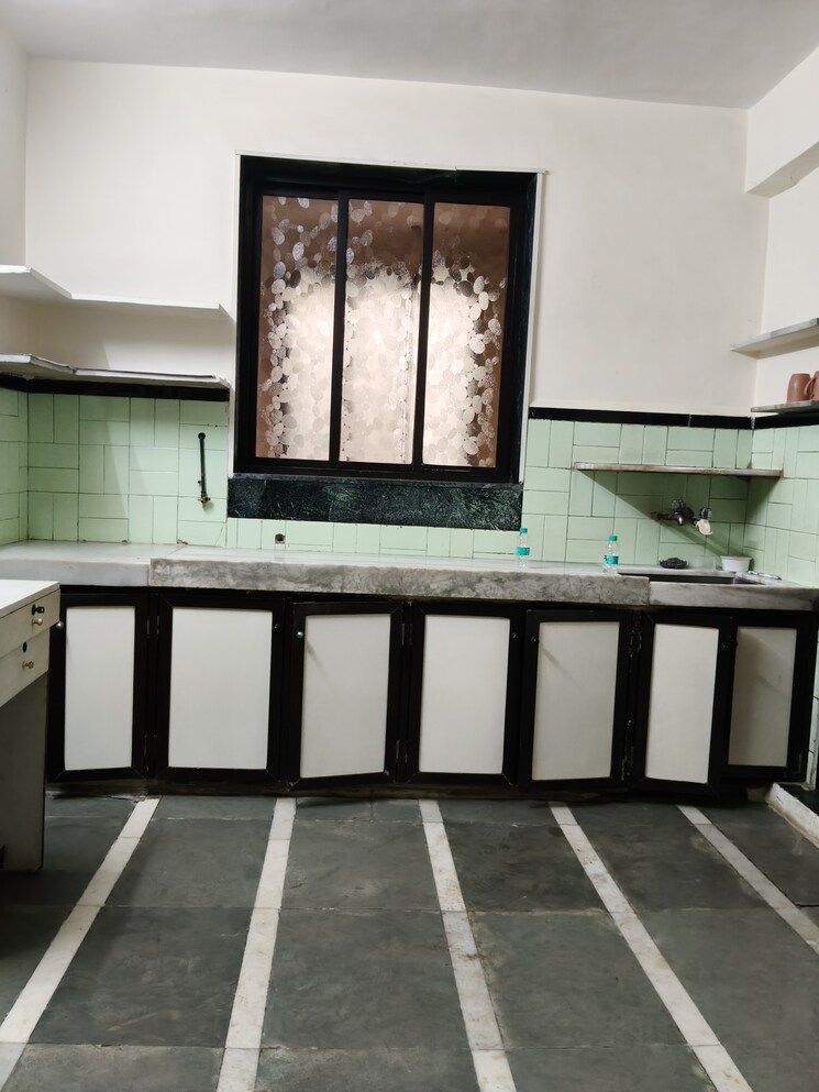 Kitchen, chaitanya-chs-santacruz 1 Bedroom 550 Sq.Ft. Apartment In Santacruz East Mumbai 9144983