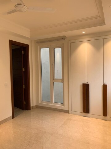 Room in 4 BHK Builder Floor at Hauz Khas – for Rent