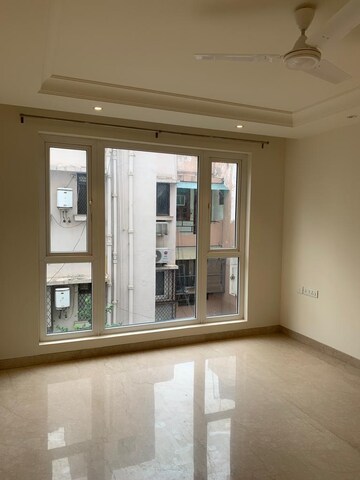 Room in 4 BHK Builder Floor at Hauz Khas – for Rent