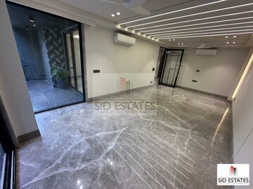 Room in 4 BHK Builder Floor at Hauz Khas – for Rent