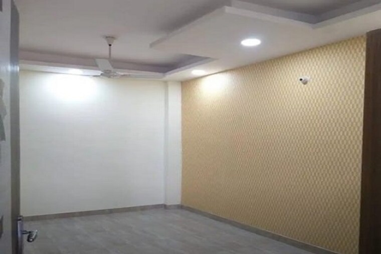 Room, anand vihar 3 Bedroom 430 Sq.Yd. Builder Floor In Anand Vihar Delhi 9145129