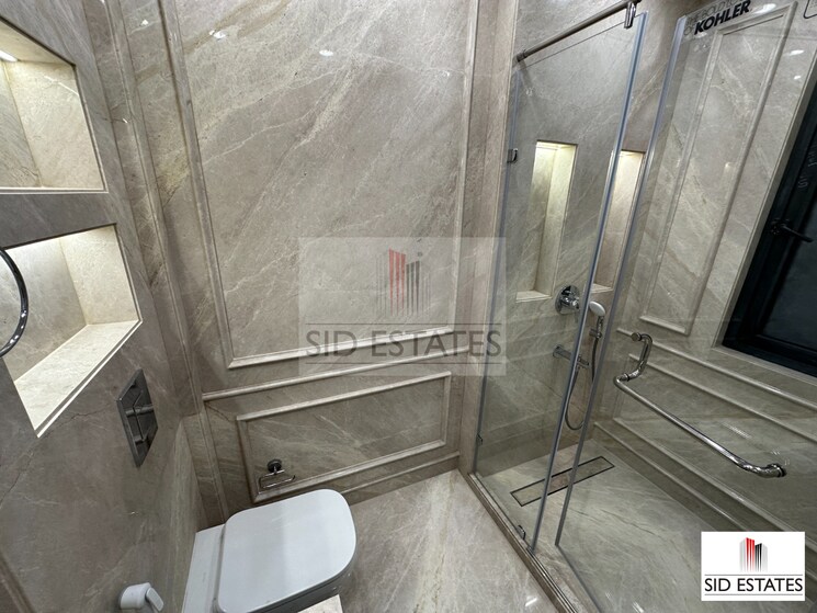 Bathroom, sarvapriya vihar 4 Bedroom 300 Sq.Yd. Builder Floor In Sarvapriya Vihar Delhi 9145069