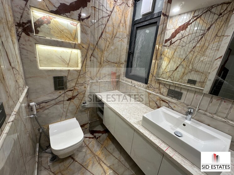 Attached Bathroom, sarvapriya vihar 4 Bedroom 300 Sq.Yd. Builder Floor In Sarvapriya Vihar Delhi 9145069