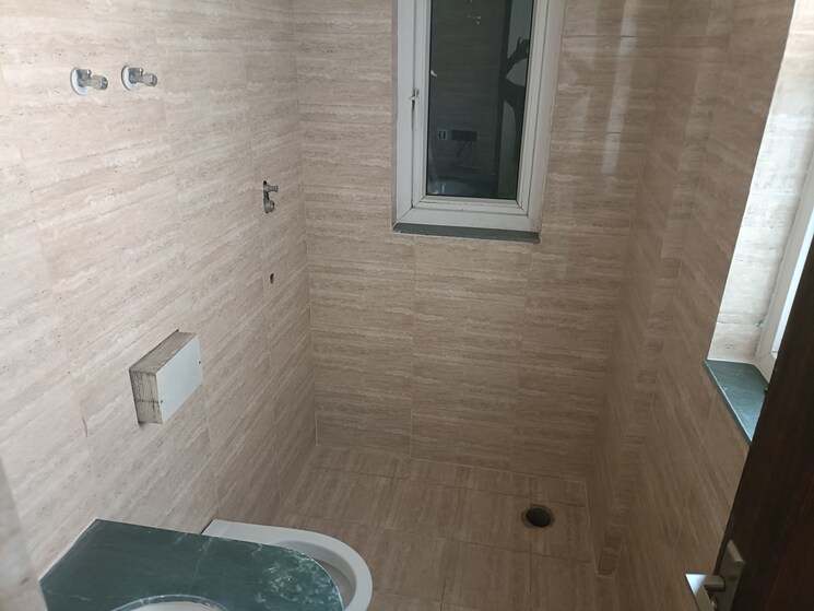 Bathroom, bptp-discovery-park 3 Bedroom 1568 Sq.Ft. Apartment In Sector 80 Faridabad 9145137