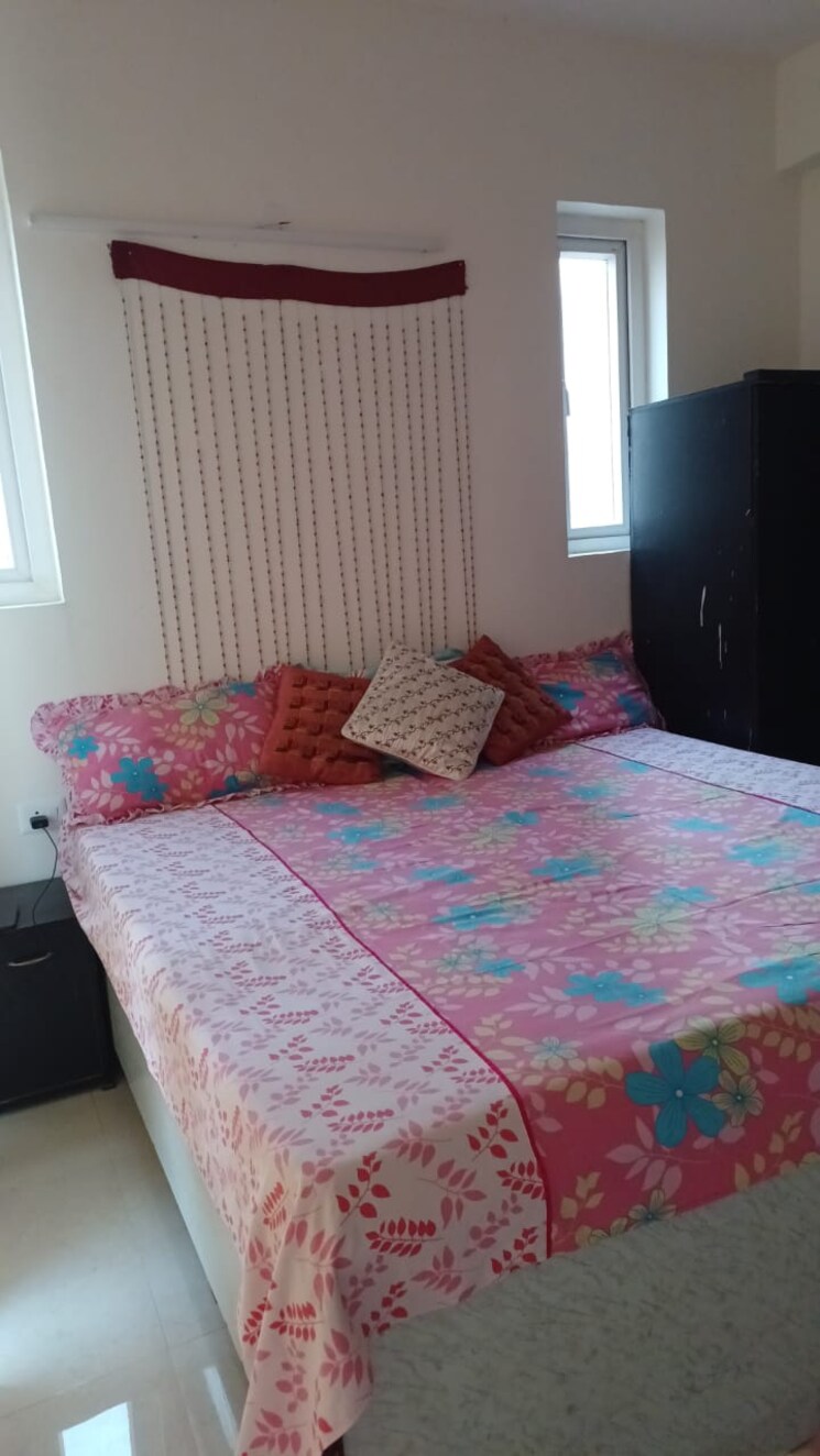 Bedroom, signature-the-serenas 2 Bedroom 724 Sq.Ft. Apartment In Sohna Sector 36 Gurgaon 9145154