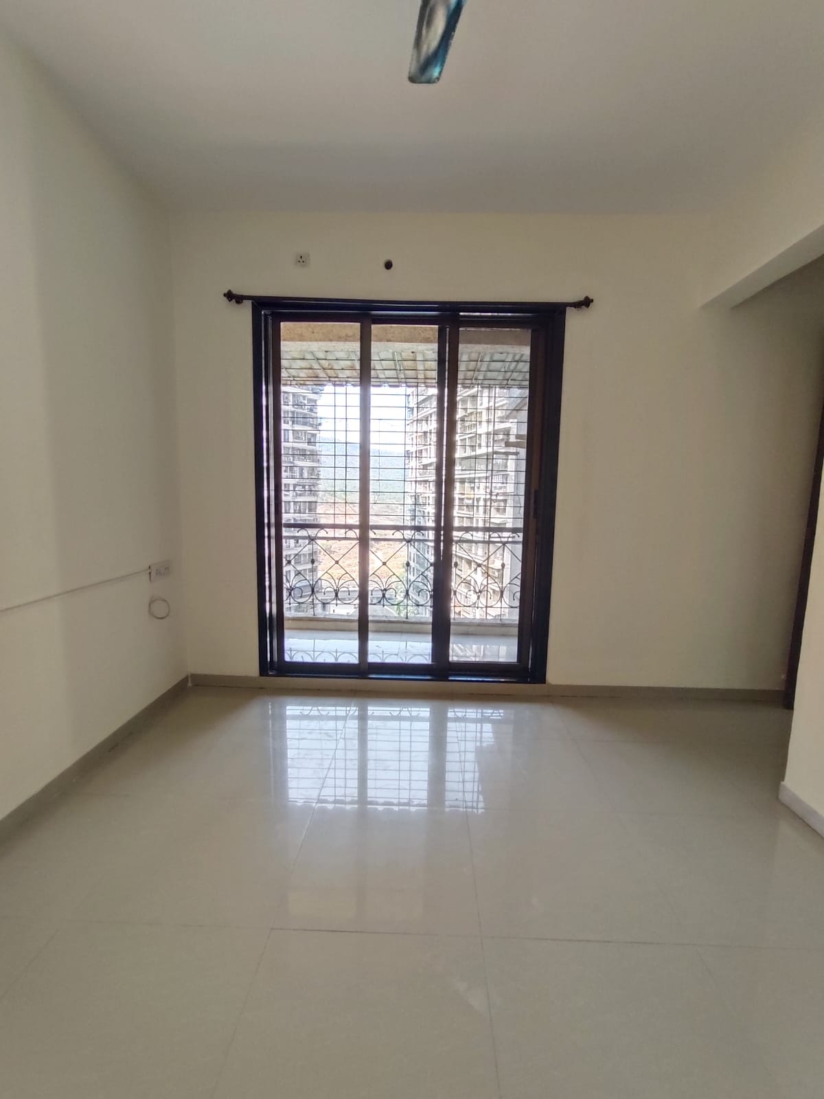 2 BHK Apartment For Sale in Nisarg Hyde Park