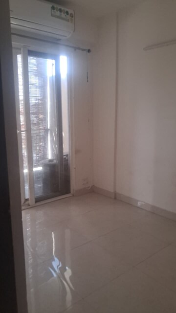 Room in 2 BHK Apartment at Signature Global The Roselia, Sector 95a – for Rent