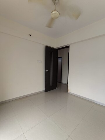 Room in 3 BHK Apartment at Nisarg Hyde Park, Kharghar – for Rent